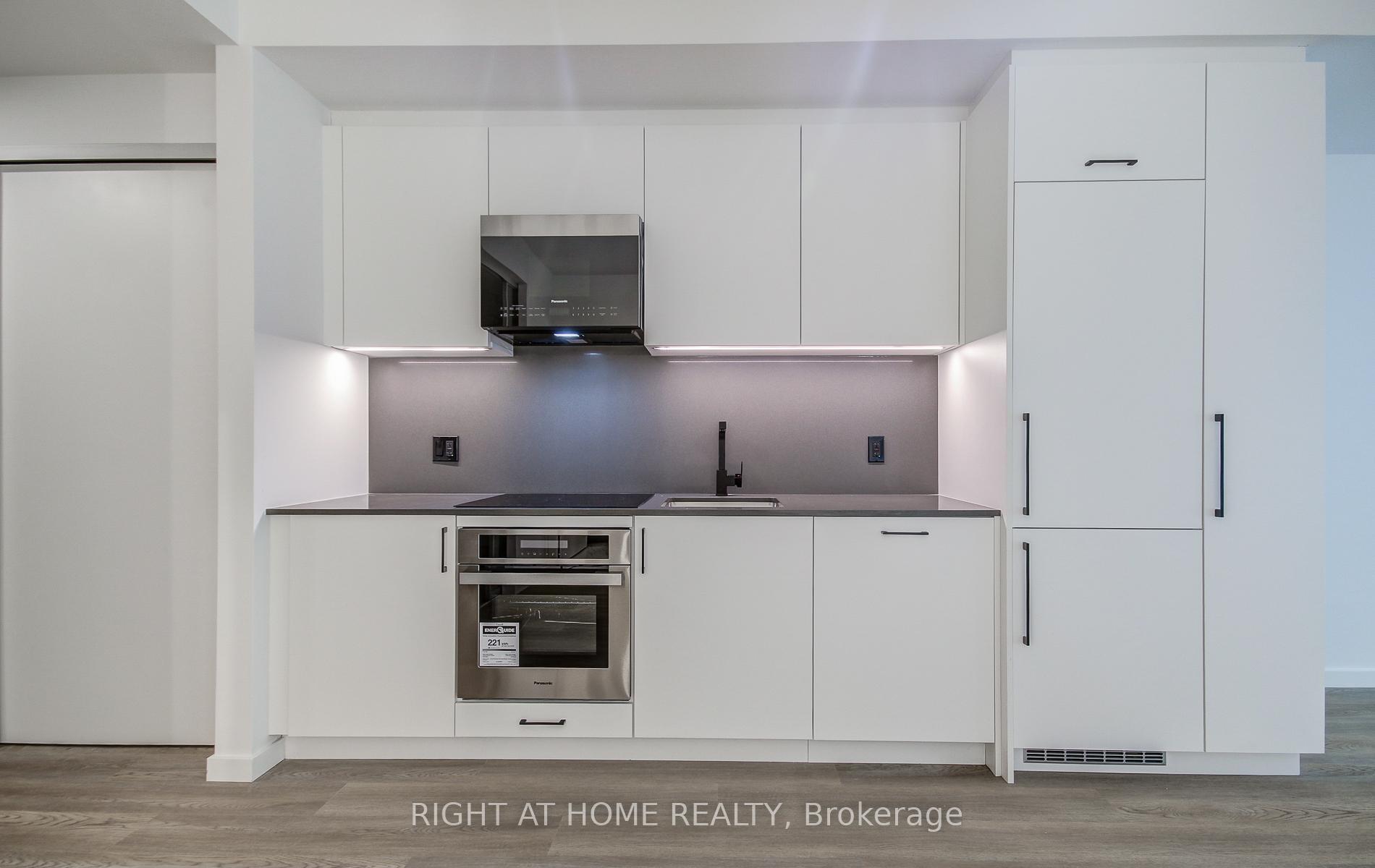 Photo 13 of Unit 504, 689 The Queensway, Etobicoke, Stonegate-Queensway — HOMEH