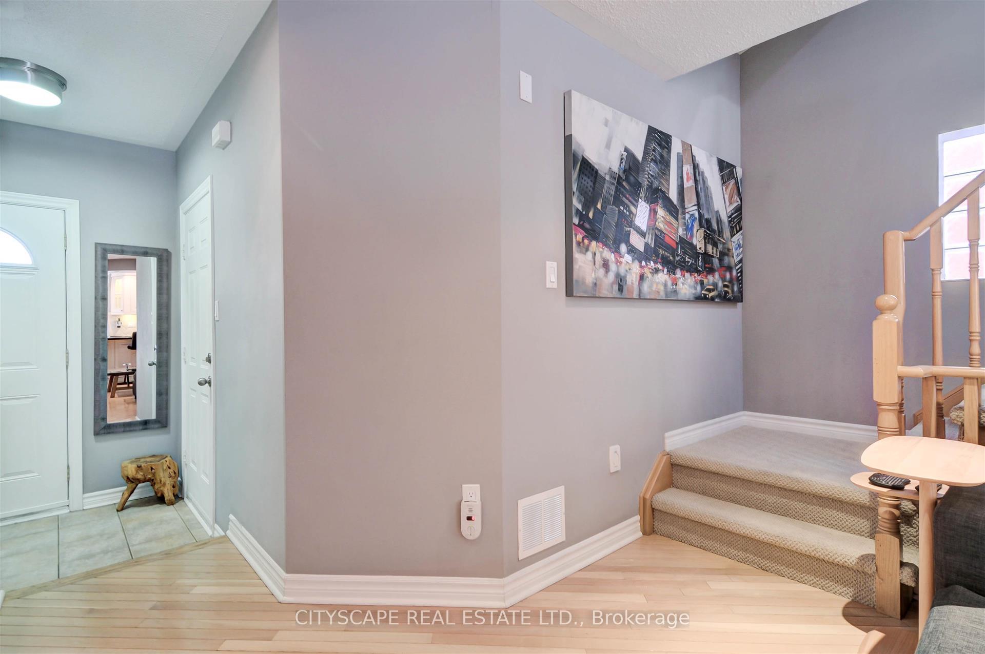 Photo 2 of 353 Sparrow Circle, Pickering, Highbush — HOMEH