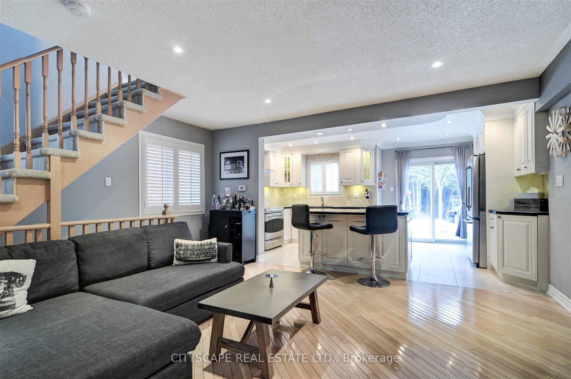 Photo 4 of 353 Sparrow Circle, Pickering, Highbush — HOMEH