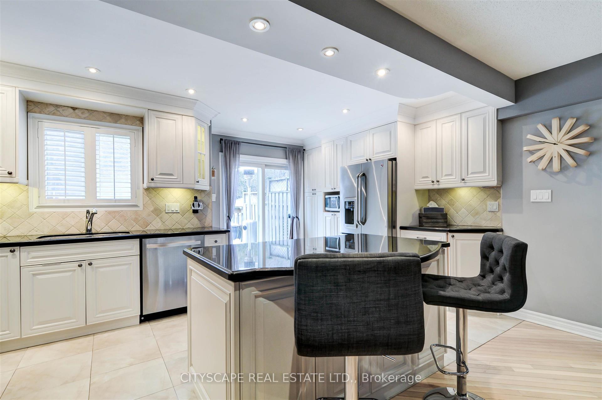 Photo 8 of 353 Sparrow Circle, Pickering, Highbush — HOMEH