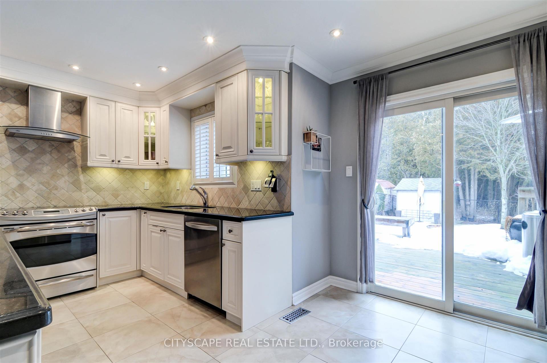 Photo 12 of 353 Sparrow Circle, Pickering, Highbush — HOMEH