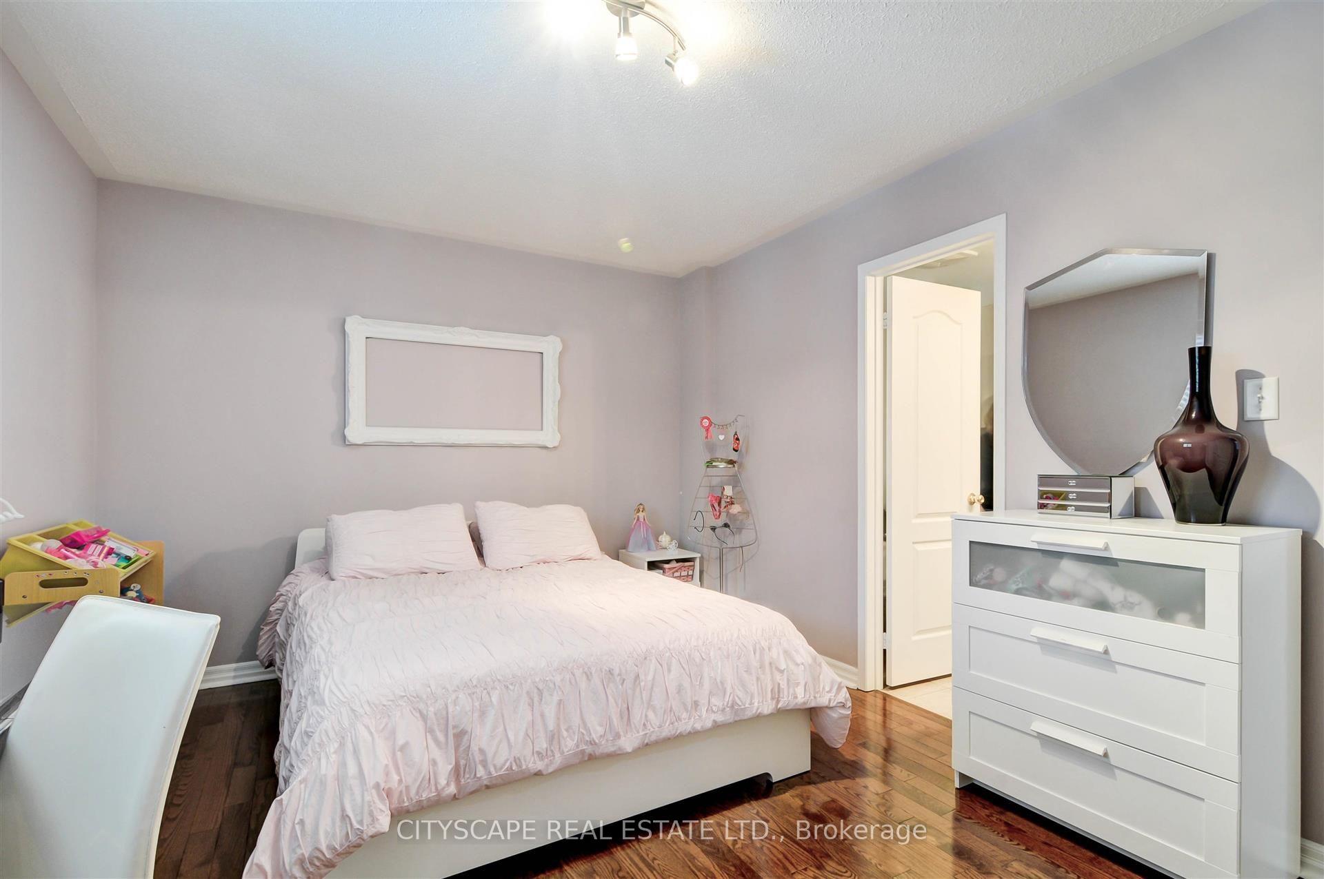 Photo 16 of 353 Sparrow Circle, Pickering, Highbush — HOMEH