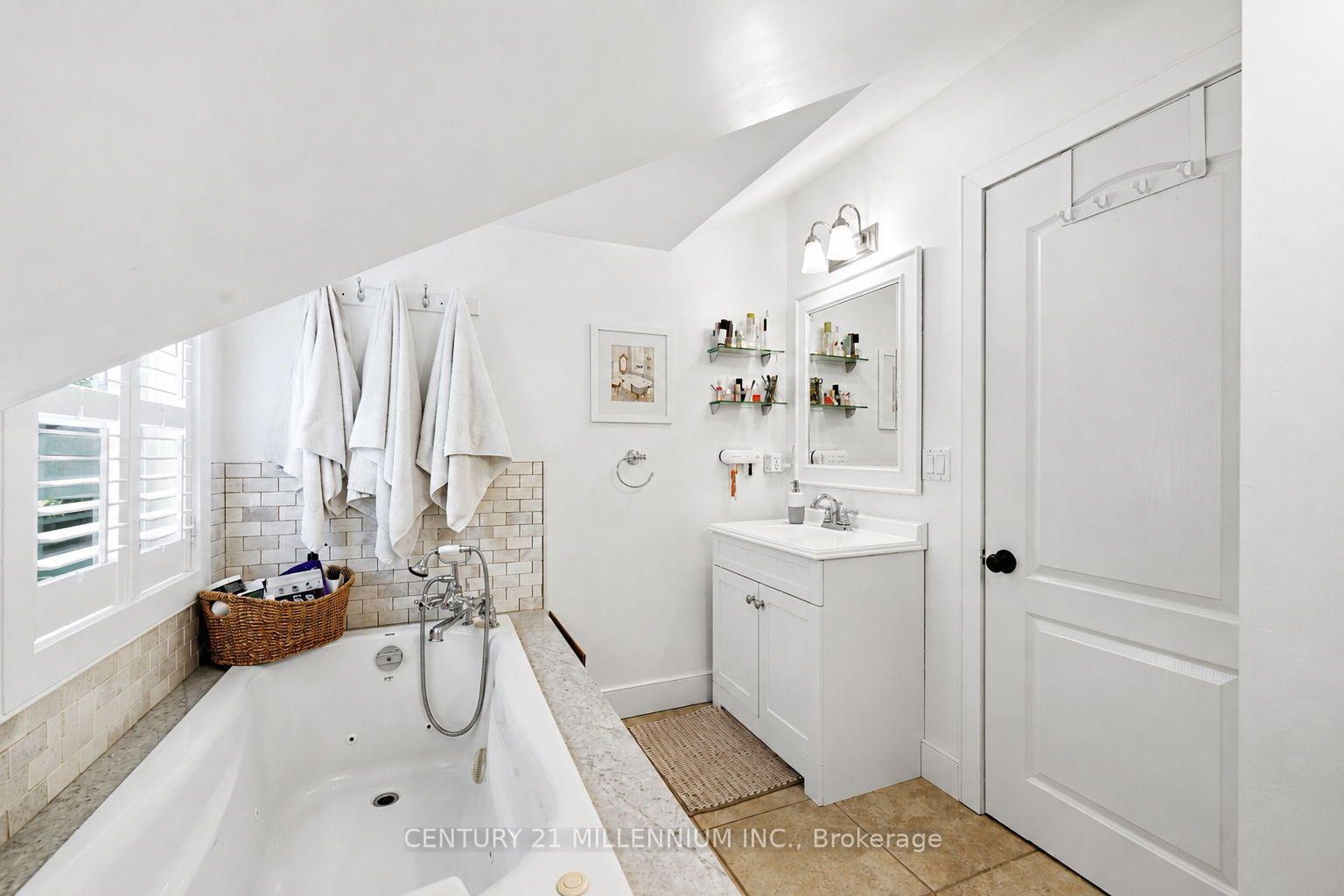 Photo 35 of 255 MacDonald Street, Caledon, Inglewood — HOMEH