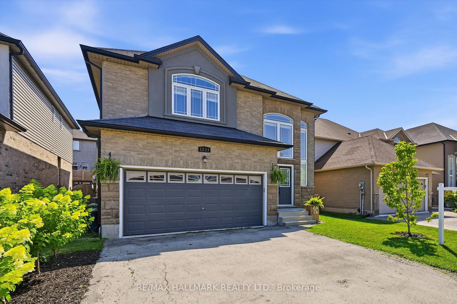 Photo 2 of 1334 Upper Paradise Road, Hamilton, Carpenter — HOMEH