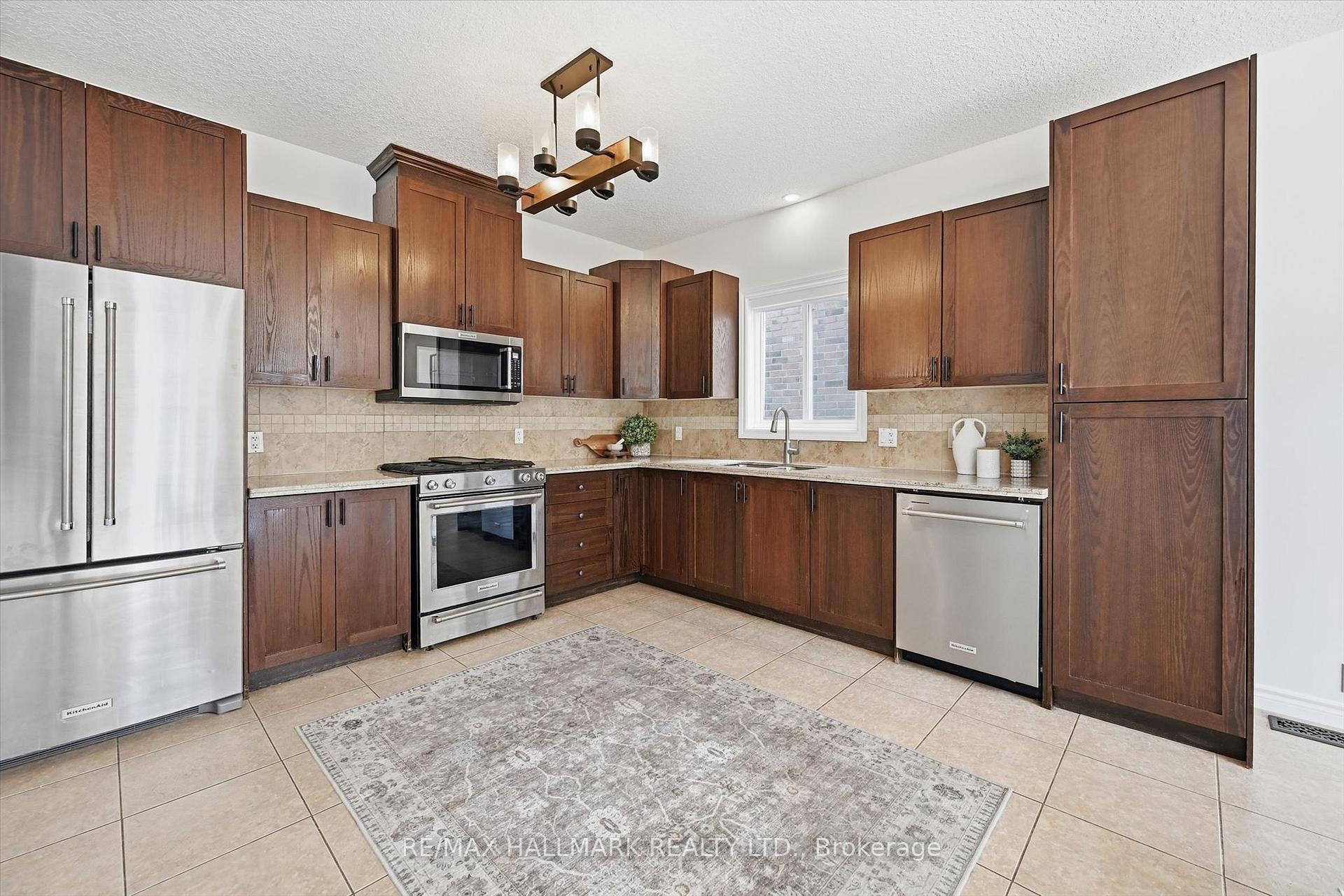 Photo 14 of 1334 Upper Paradise Road, Hamilton, Carpenter — HOMEH