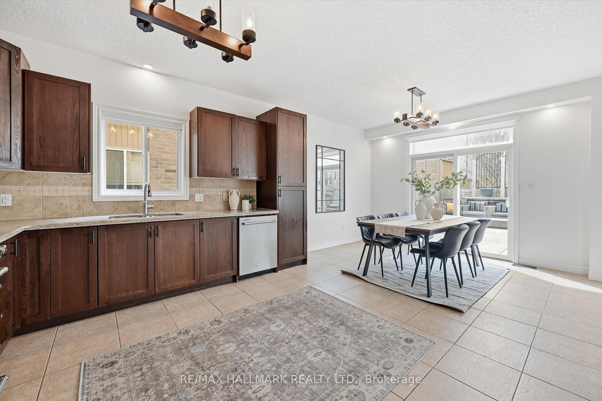 Photo 15 of 1334 Upper Paradise Road, Hamilton, Carpenter — HOMEH