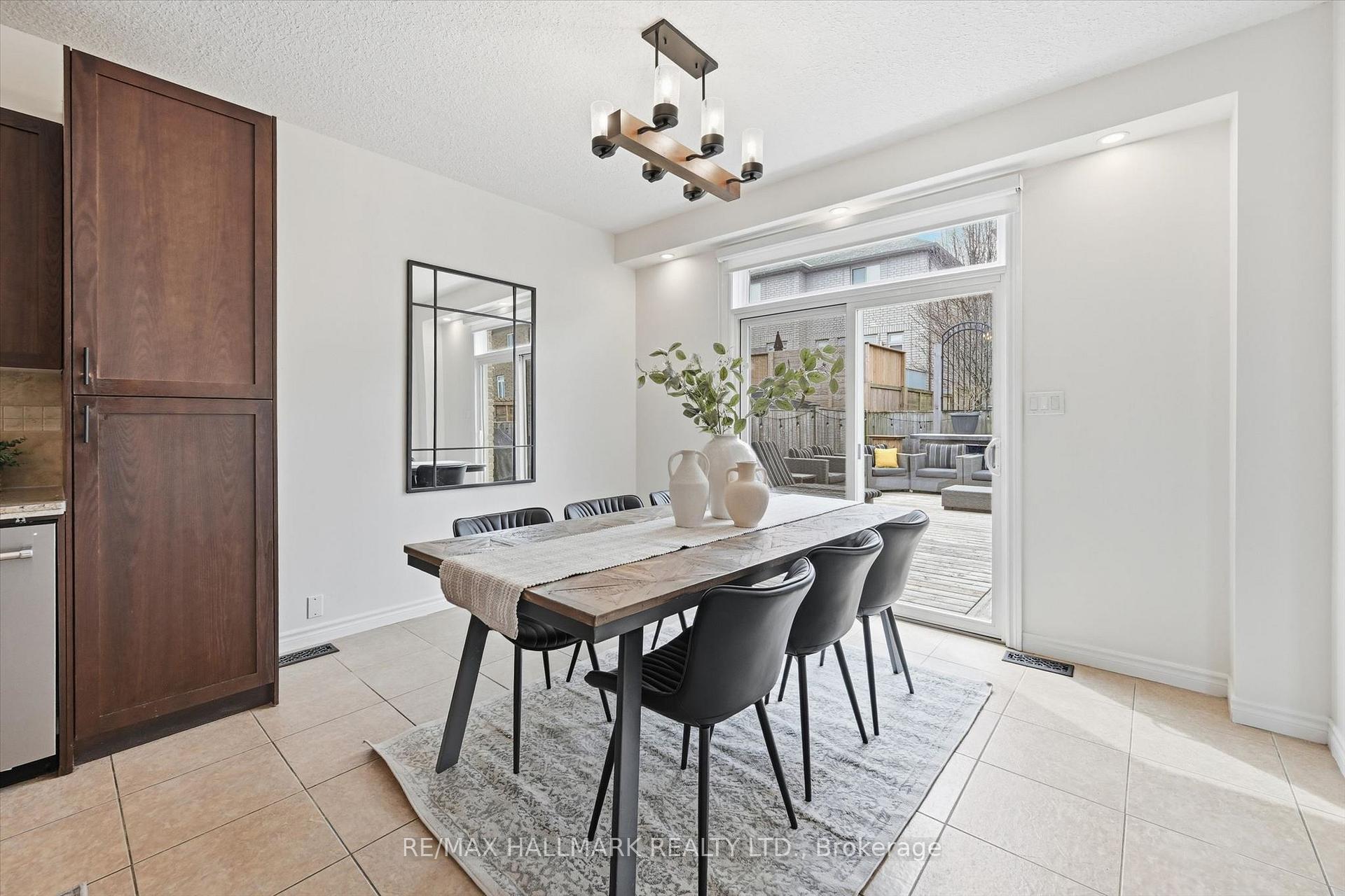 Photo 19 of 1334 Upper Paradise Road, Hamilton, Carpenter — HOMEH