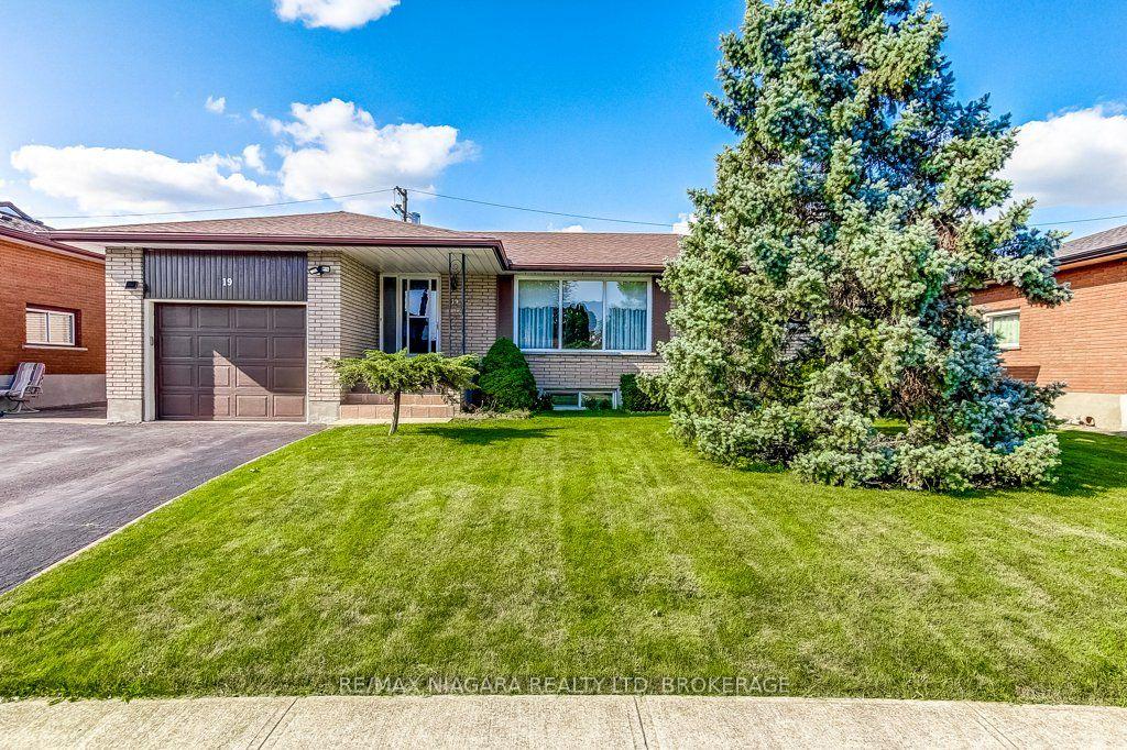 Photo 1 of 19 Eastdale Crescent, Welland, Lincoln/Crowland — HOMEH