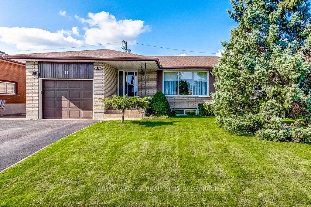 Photo 3 of 19 Eastdale Crescent, Welland, Lincoln/Crowland — HOMEH