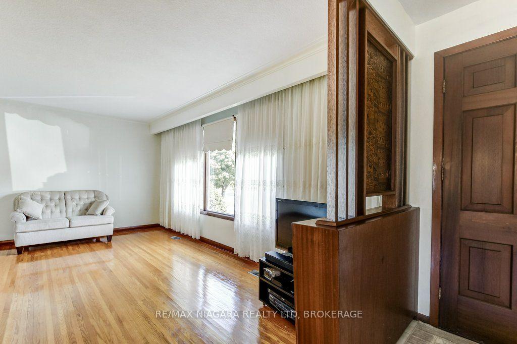 Photo 9 of 19 Eastdale Crescent, Welland, Lincoln/Crowland — HOMEH