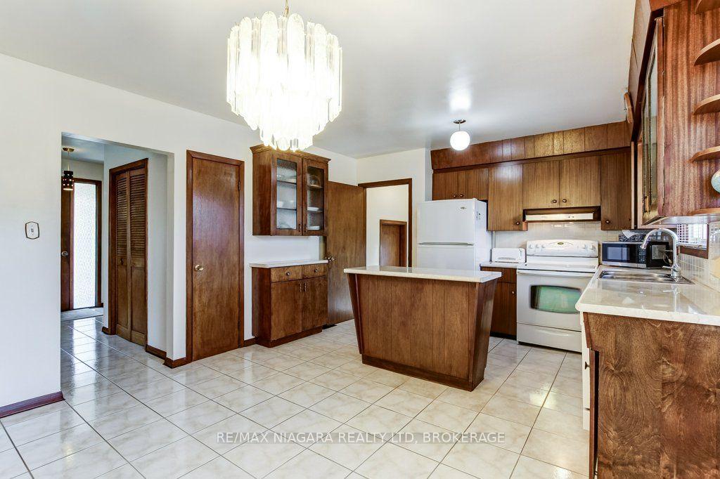 Photo 18 of 19 Eastdale Crescent, Welland, Lincoln/Crowland — HOMEH