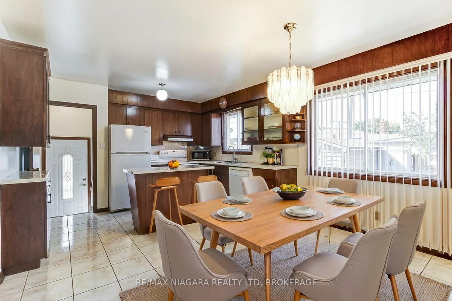 Photo 19 of 19 Eastdale Crescent, Welland, Lincoln/Crowland — HOMEH