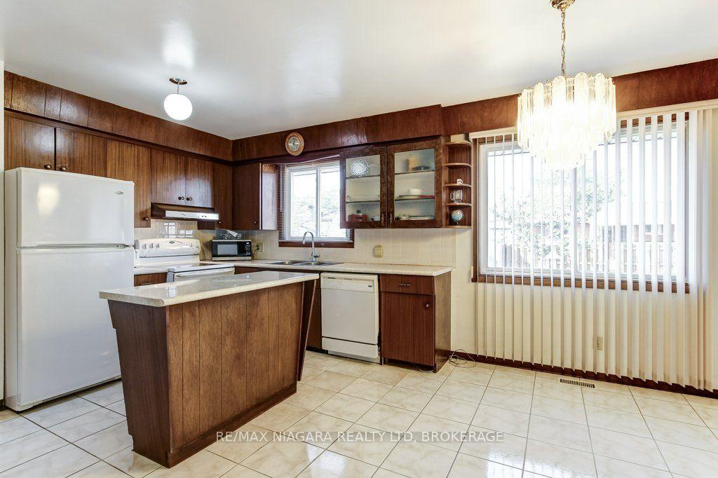 Photo 21 of 19 Eastdale Crescent, Welland, Lincoln/Crowland — HOMEH