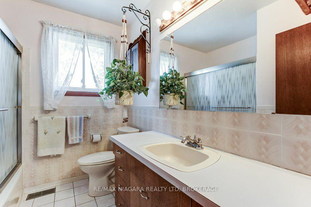 Photo 34 of 19 Eastdale Crescent, Welland, Lincoln/Crowland — HOMEH