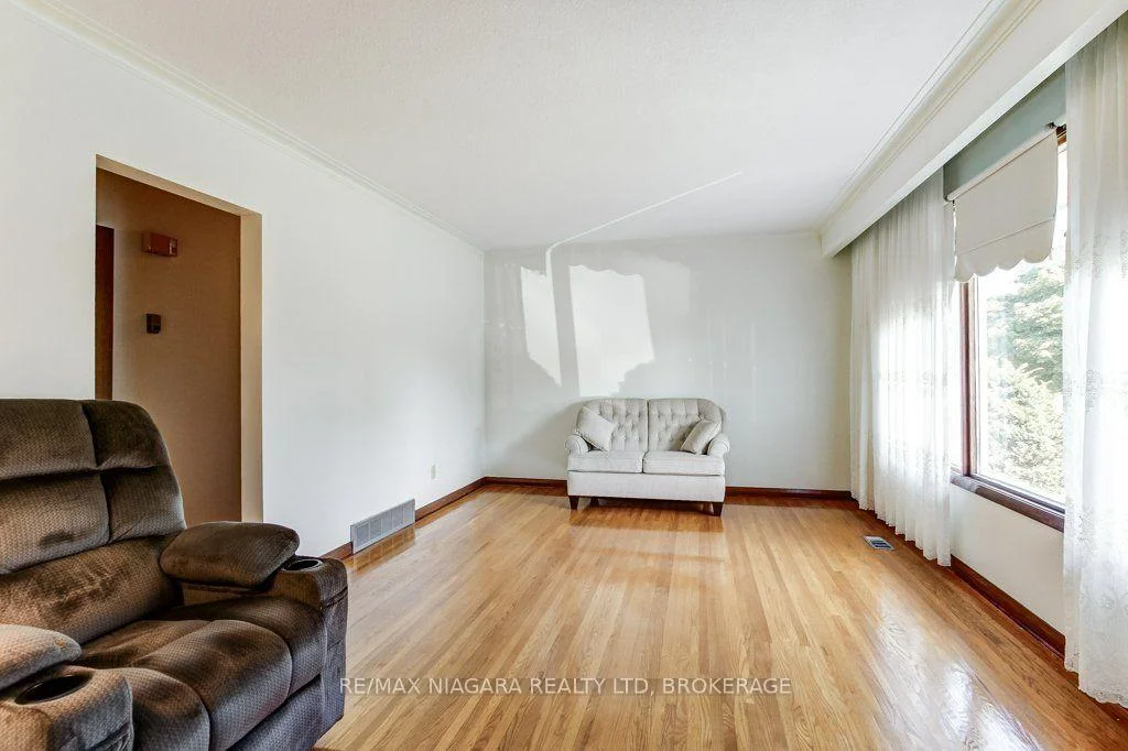 Photo 11 of 19 Eastdale Crescent, Welland, Lincoln/Crowland — HOMEH