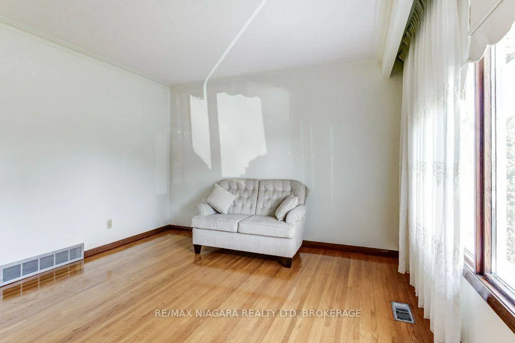 Photo 15 of 19 Eastdale Crescent, Welland, Lincoln/Crowland — HOMEH
