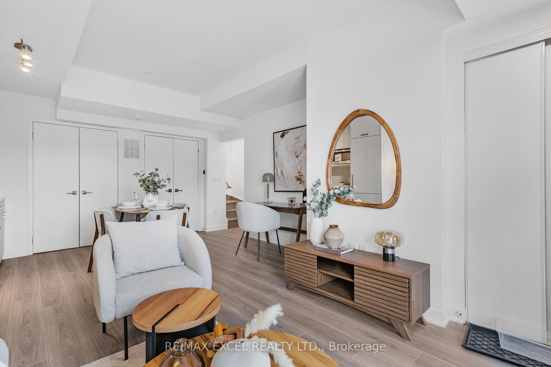 Photo 5 of Unit 2, 75 Curlew Drive, North York, Parkwoods-Donalda — HOMEH
