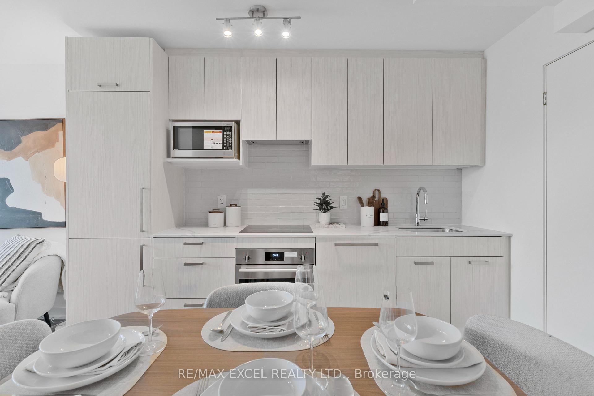 Photo 9 of Unit 2, 75 Curlew Drive, North York, Parkwoods-Donalda — HOMEH