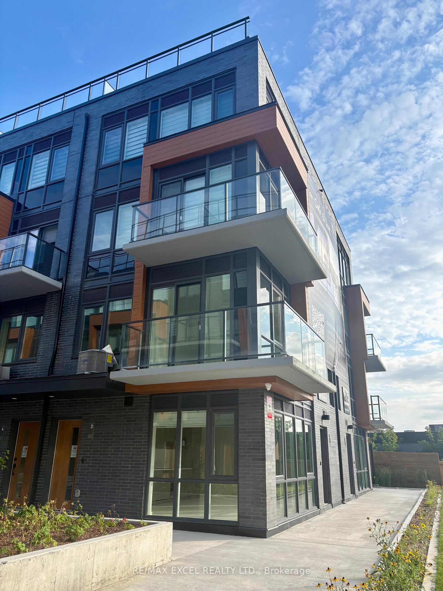 Photo 2 of Unit 2, 75 Curlew Drive, North York, Parkwoods-Donalda — HOMEH
