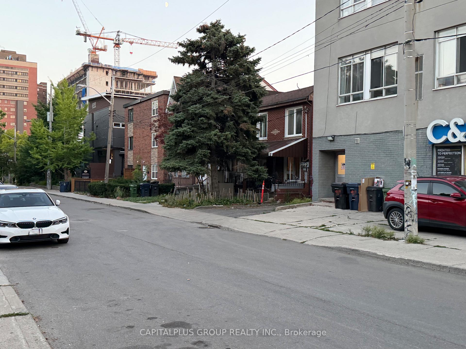 Photo 4 of 68 Lippincott Street, Toronto, Kensington-Chinatown — HOMEH
