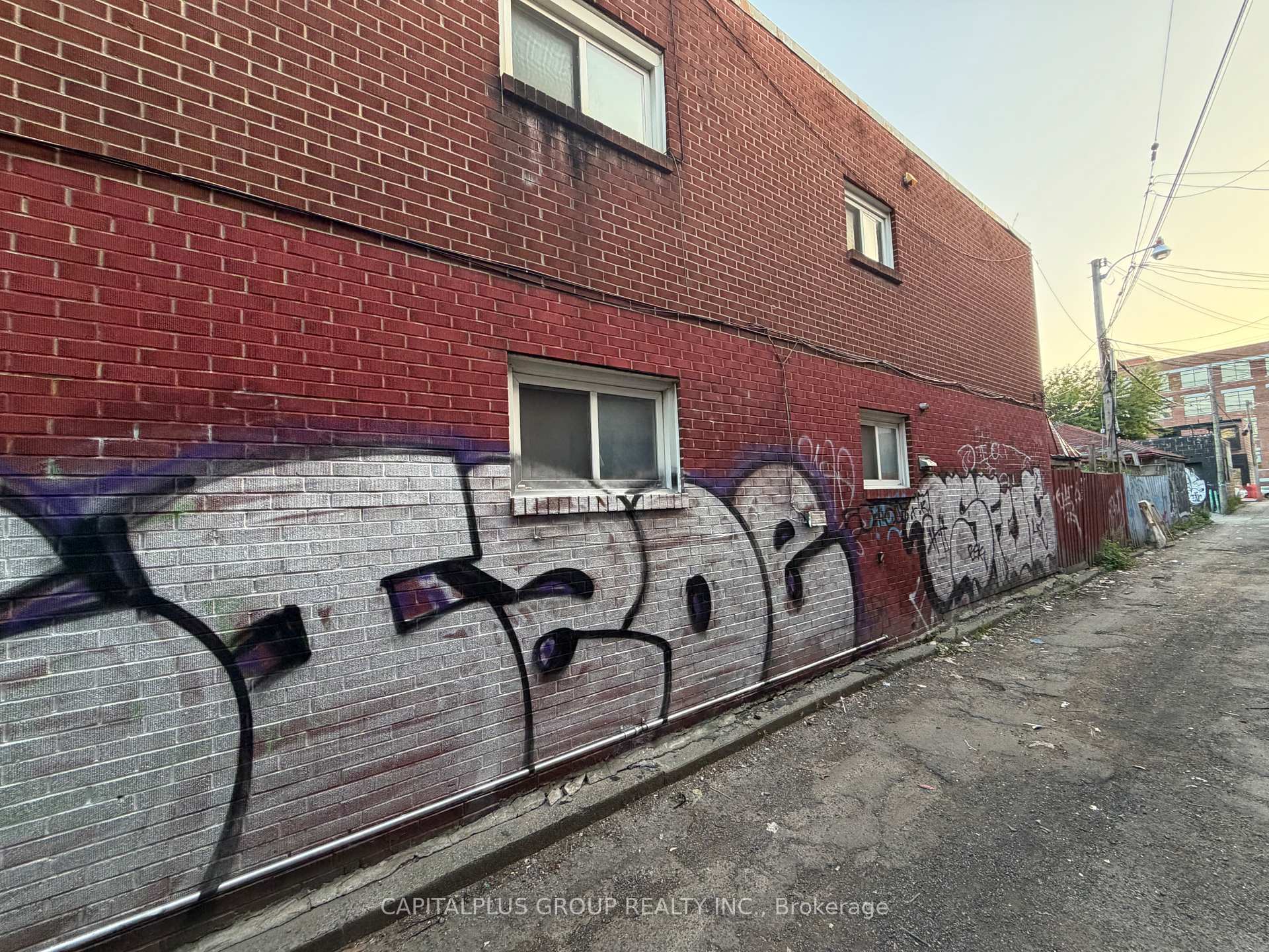 Photo 8 of 68 Lippincott Street, Toronto, Kensington-Chinatown — HOMEH