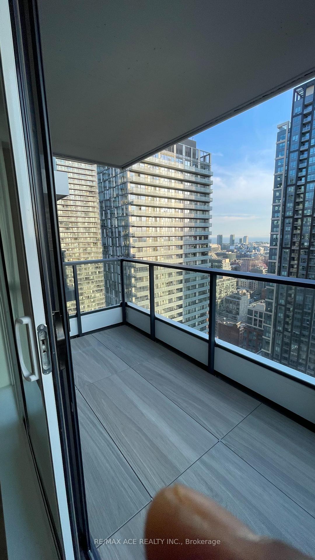 Photo 17 of Unit 4011, 38 Widmer Street, Toronto, Waterfront Communities — HOMEH