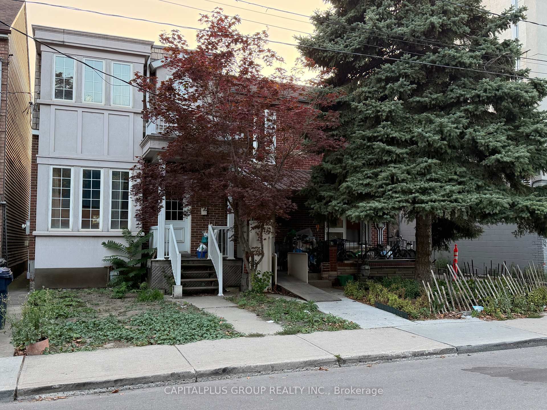 Photo 2 of 70 Lippincott Street, Toronto, Kensington-Chinatown — HOMEH