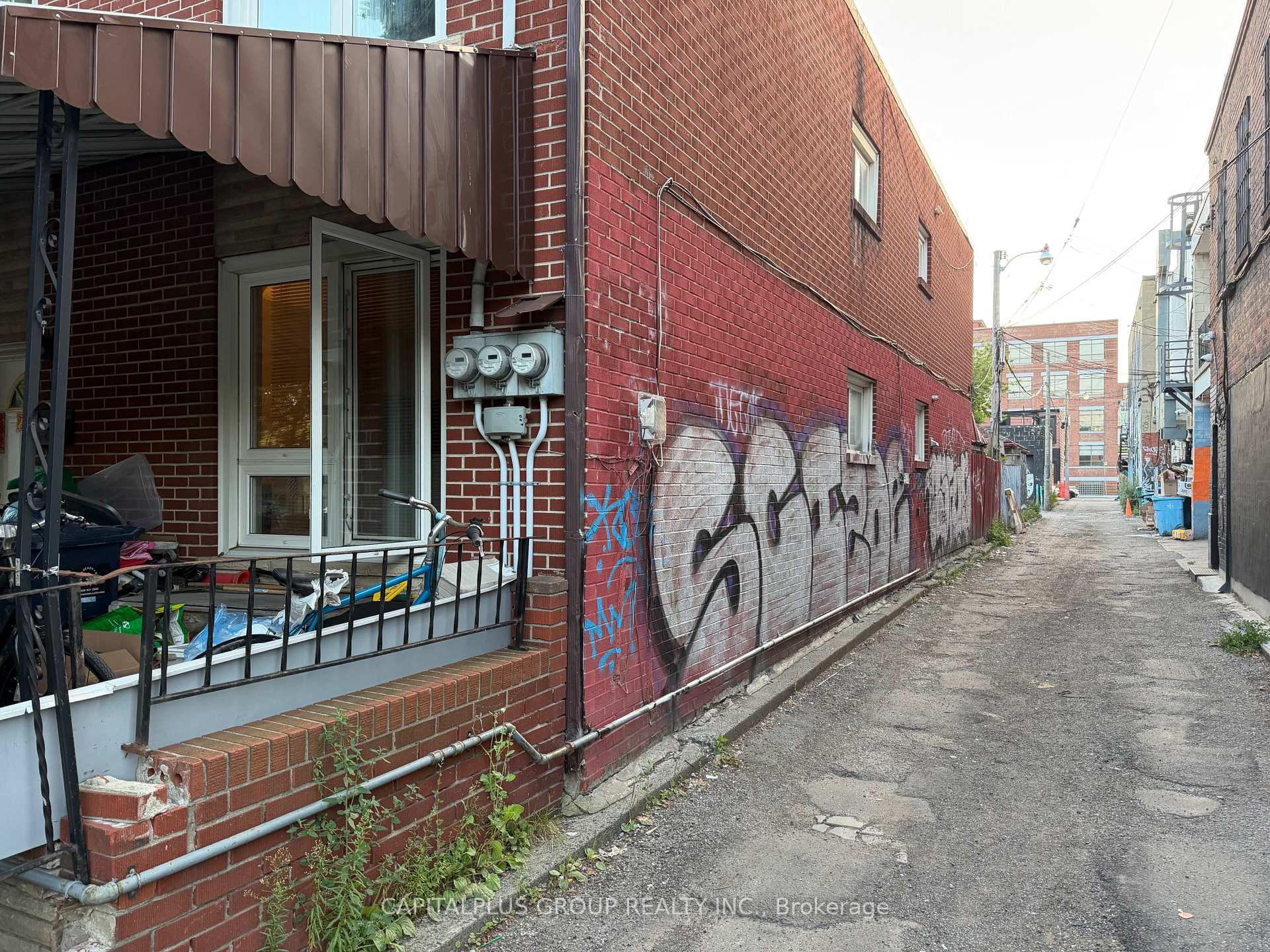 Photo 6 of 70 Lippincott Street, Toronto, Kensington-Chinatown — HOMEH
