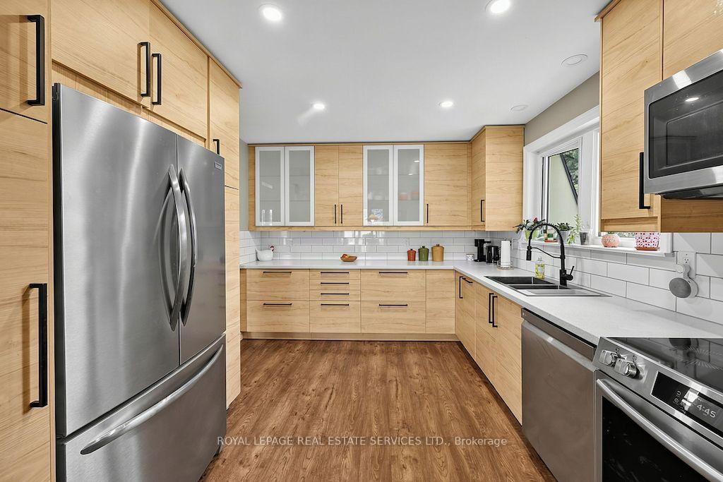Photo 15 of 207 Camilla Crescent, Essa, Thornton — HOMEH