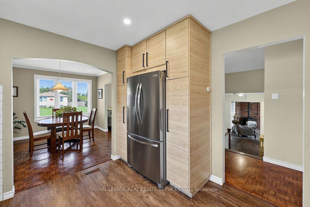 Photo 17 of 207 Camilla Crescent, Essa, Thornton — HOMEH