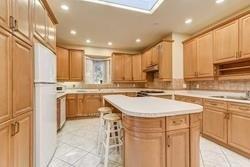 Photo 3 of 137 Arnold Avenue, Vaughan, Crestwood-Springfarm-Yorkhill — HOMEH
