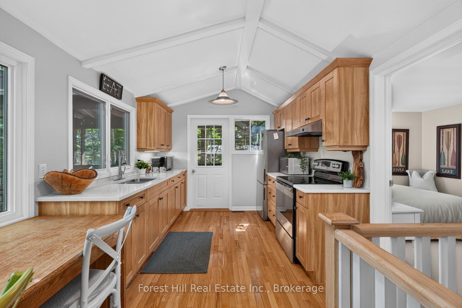 Photo 10 of 1208 McComb Point Drive, Algonquin Highlands, Sherborne — HOMEH