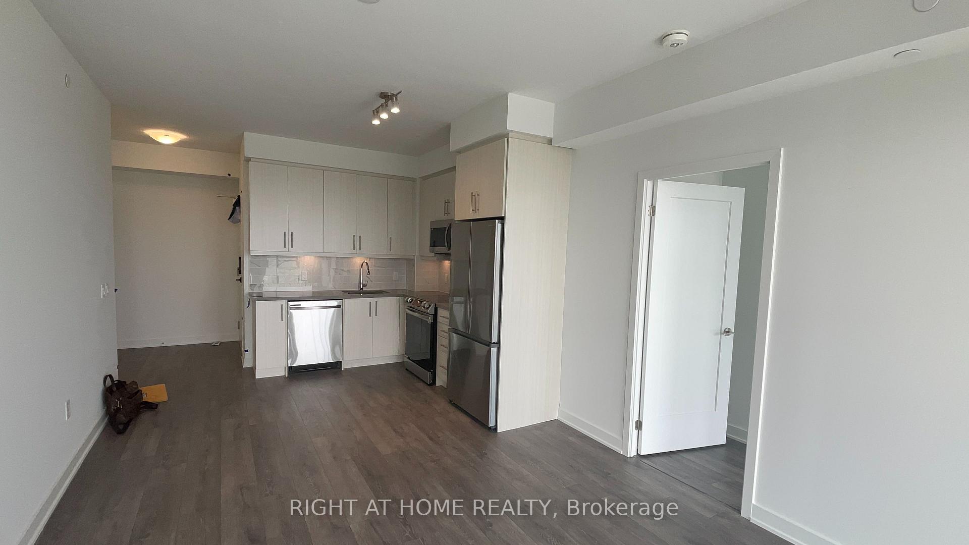 Photo 4 of Unit 1706, 105 Oneida Crescent, Richmond Hill, Langstaff — HOMEH