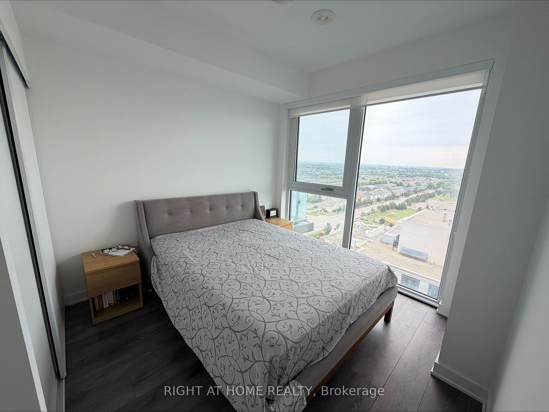 Photo 7 of Unit 1706, 105 Oneida Crescent, Richmond Hill, Langstaff — HOMEH