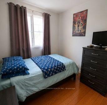 Photo 8 of 5 Collingsbrook Boulevard, Scarborough, L'Amoreaux — HOMEH
