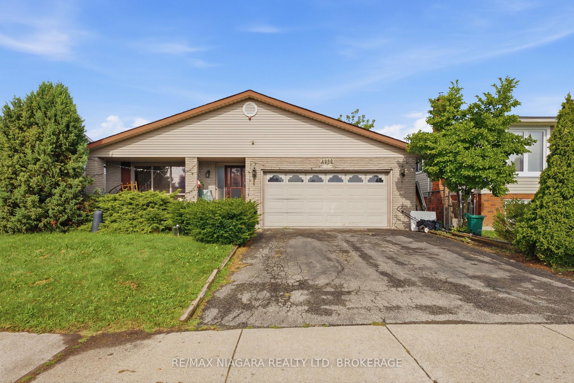 Photo 2 of 4989 Tara Avenue, Niagara Falls, Ascot — HOMEH