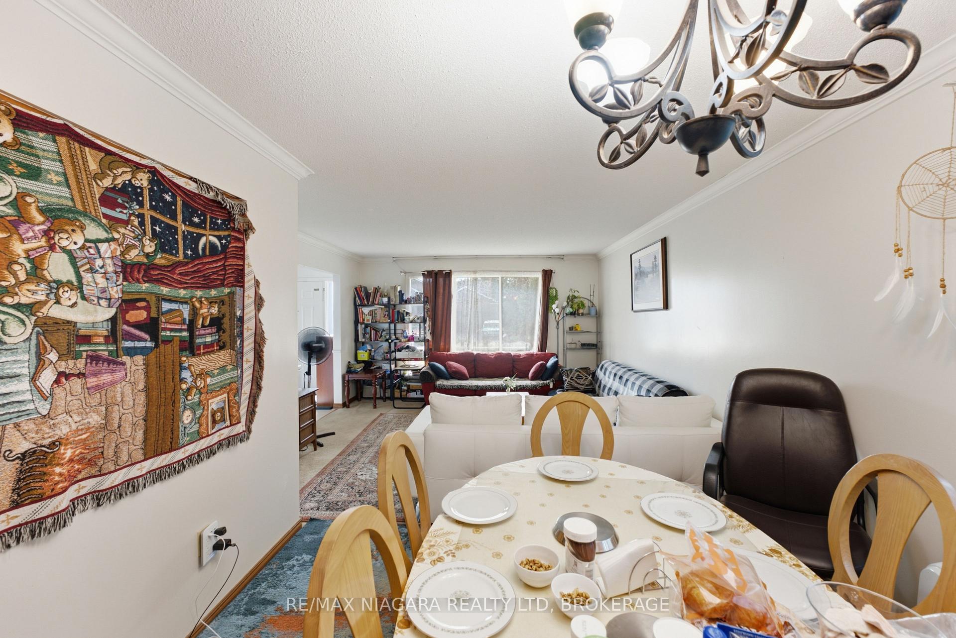 Photo 6 of 4989 Tara Avenue, Niagara Falls, Ascot — HOMEH
