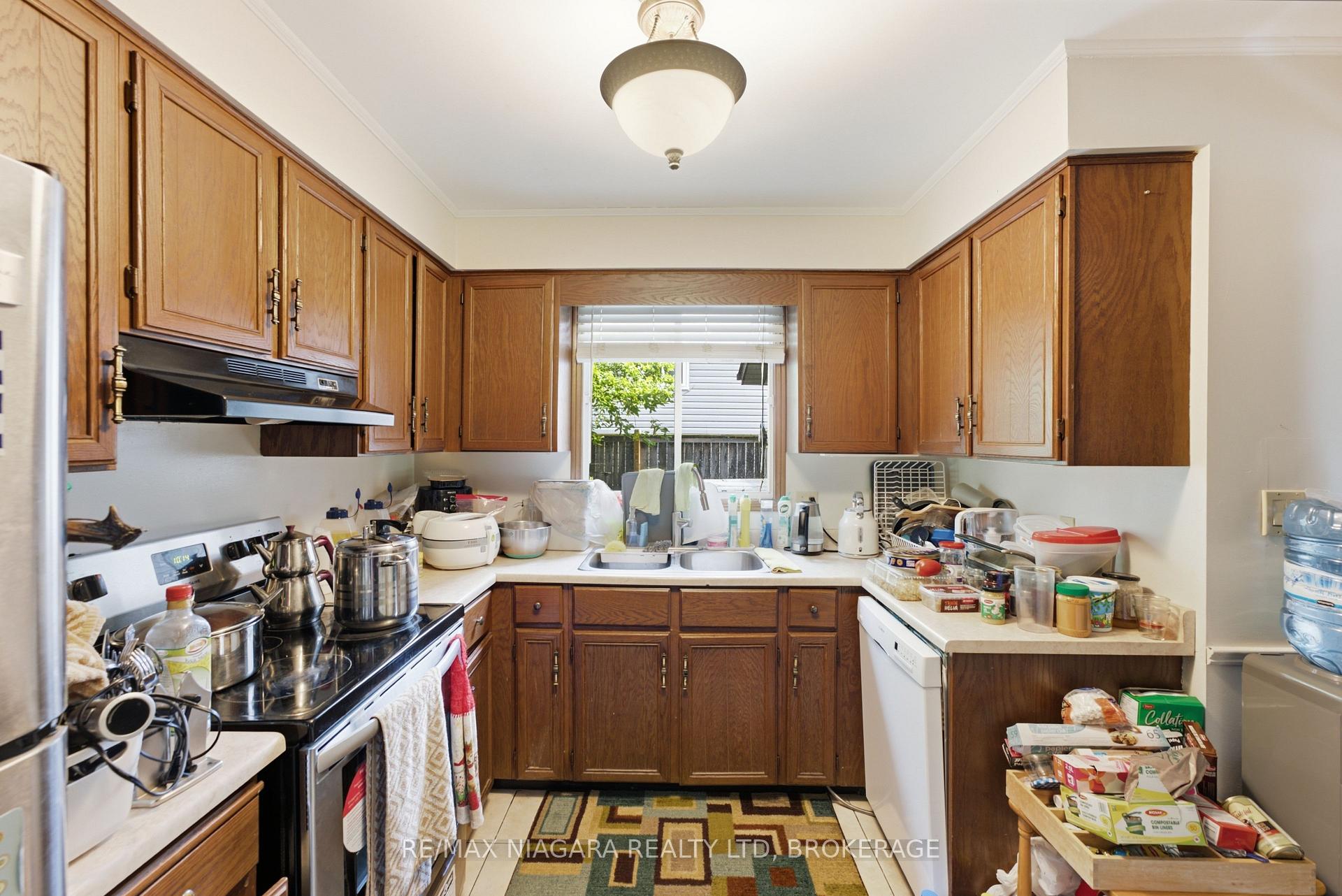 Photo 8 of 4989 Tara Avenue, Niagara Falls, Ascot — HOMEH