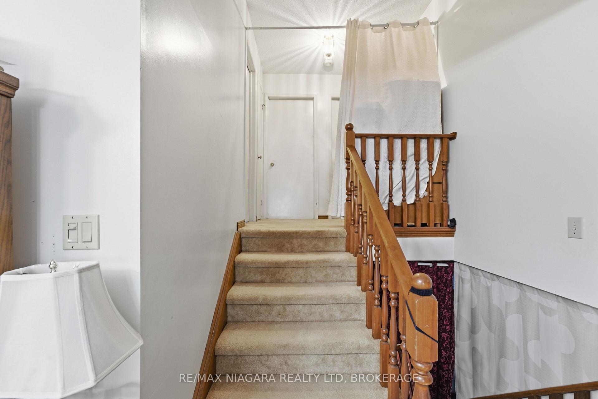Photo 11 of 4989 Tara Avenue, Niagara Falls, Ascot — HOMEH