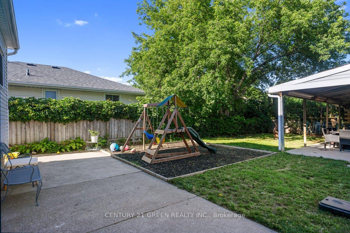 Photo 3 of 506 Niagara St Street, St. Catharines, Vine/Linwell — HOMEH