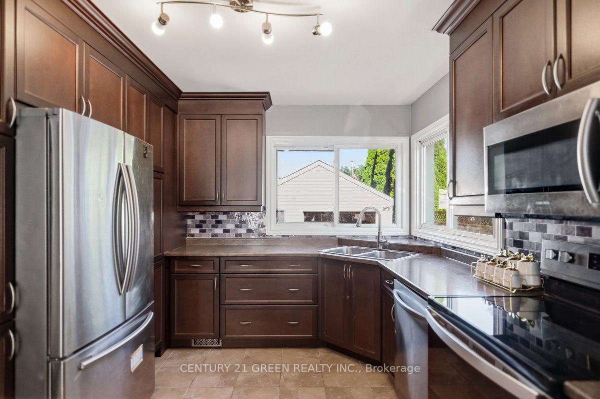 Photo 14 of 506 Niagara St Street, St. Catharines, Vine/Linwell — HOMEH