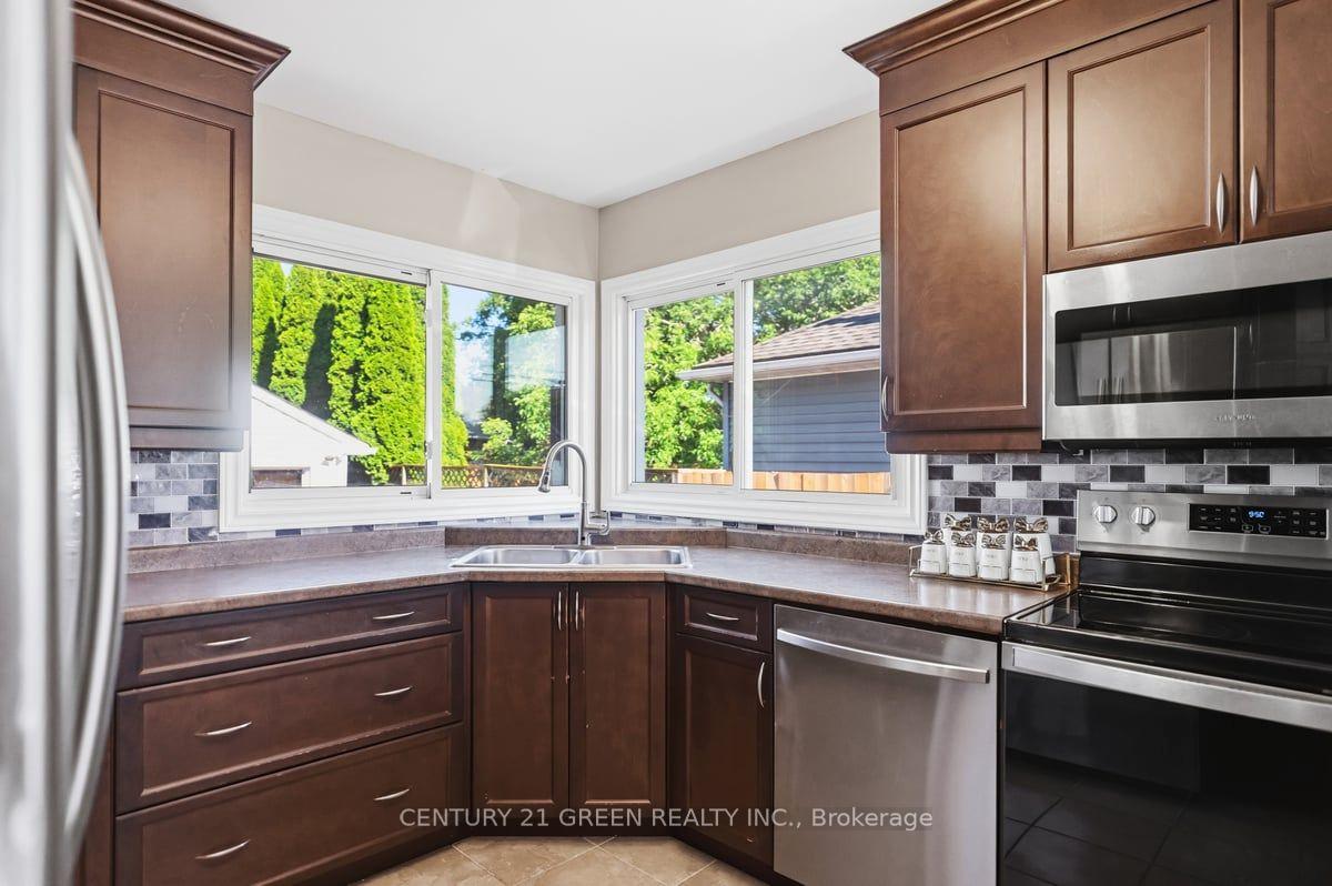Photo 15 of 506 Niagara St Street, St. Catharines, Vine/Linwell — HOMEH