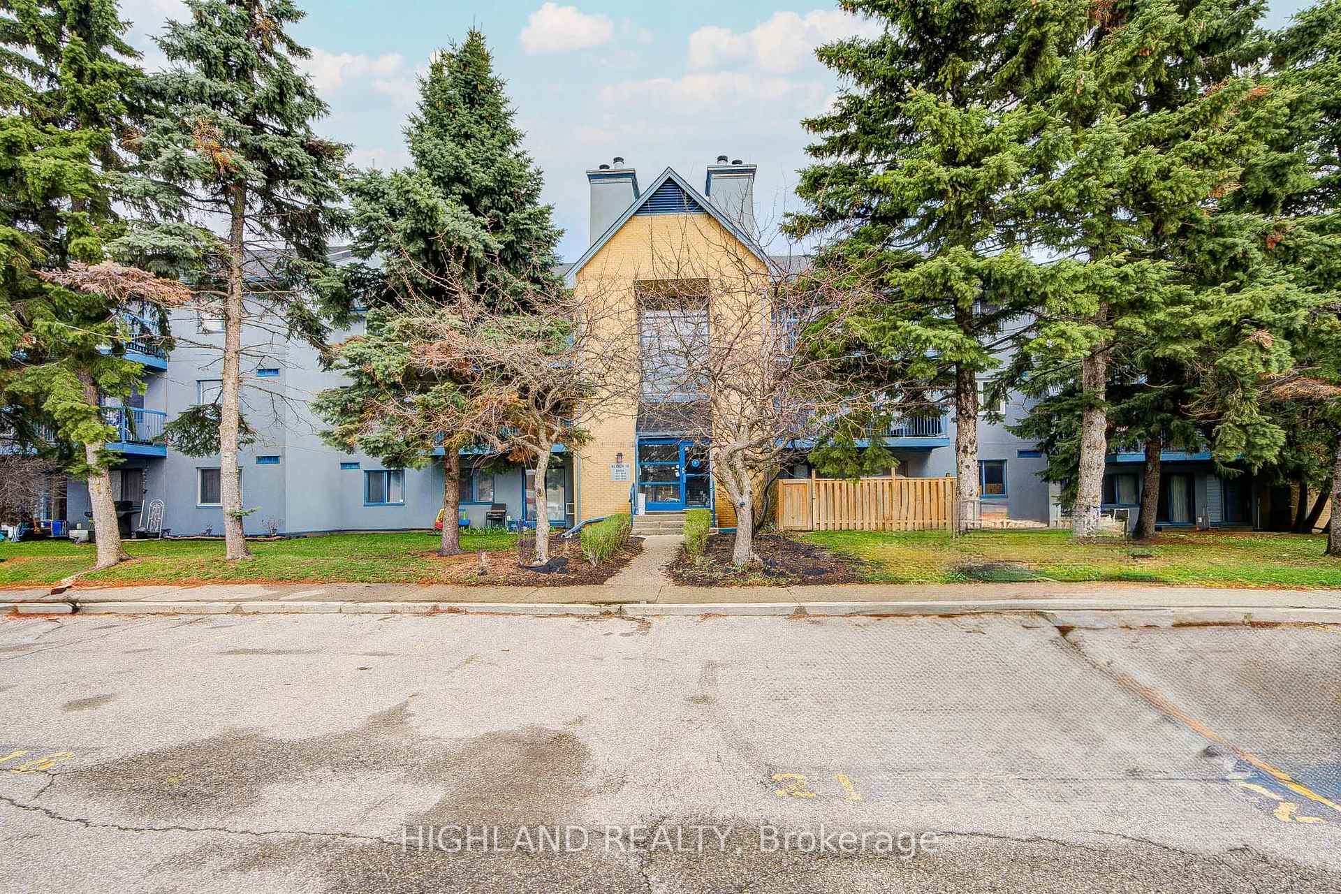 Photo 1 of Unit 1033, 95 Trailwood Drive, Mississauga, Hurontario — HOMEH