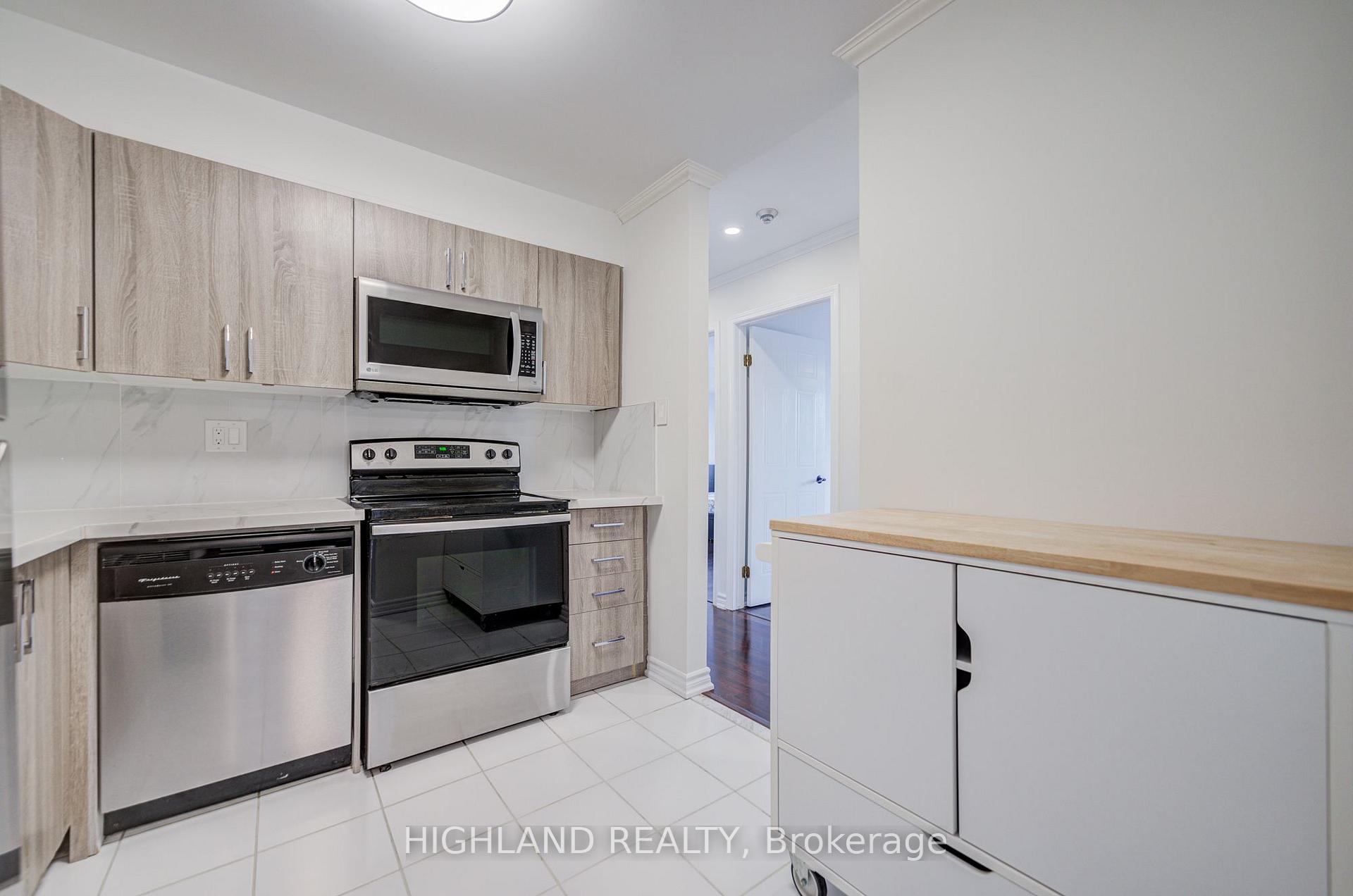 Photo 8 of Unit 1033, 95 Trailwood Drive, Mississauga, Hurontario — HOMEH