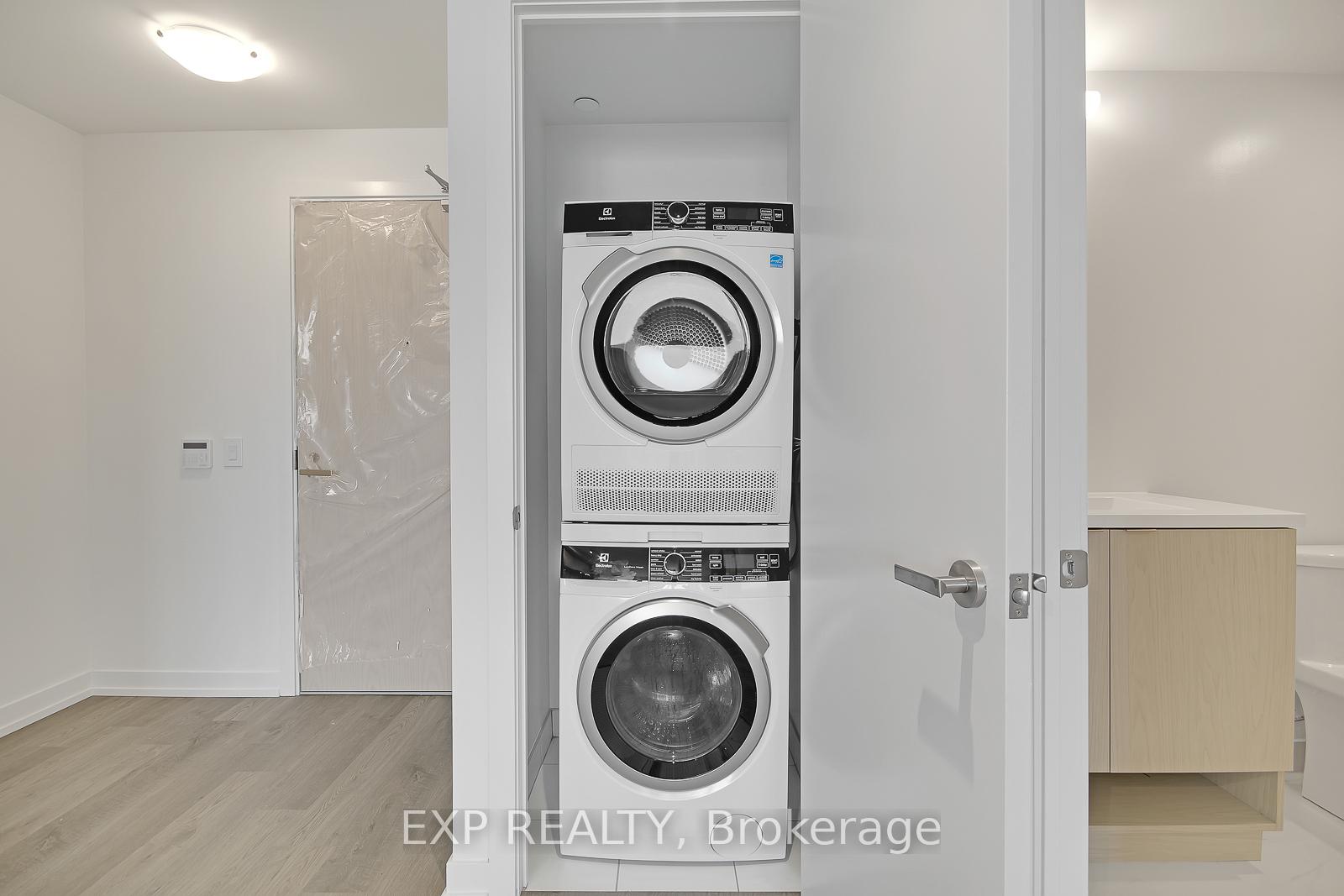 Photo 17 of Unit 7103, 55 Cooper Street, Toronto, Waterfront Communities — HOMEH