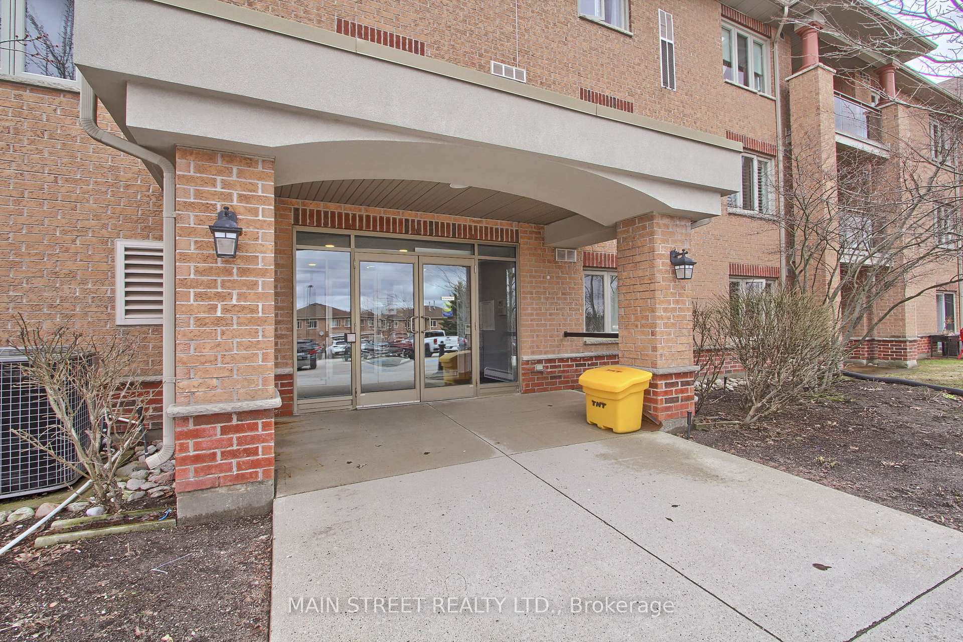 Photo 4 of Unit 305, 500 Mapleview Drive W, Barrie, Holly — HOMEH