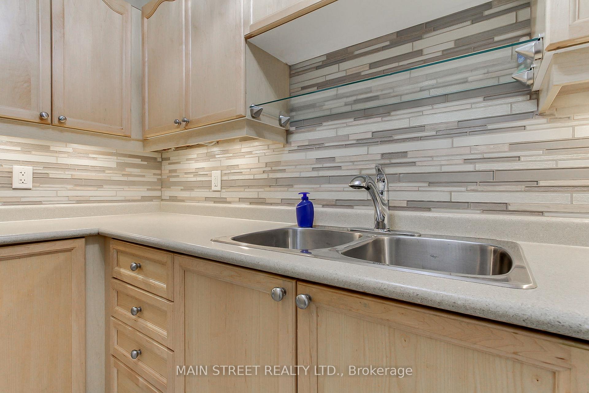 Photo 10 of Unit 305, 500 Mapleview Drive W, Barrie, Holly — HOMEH