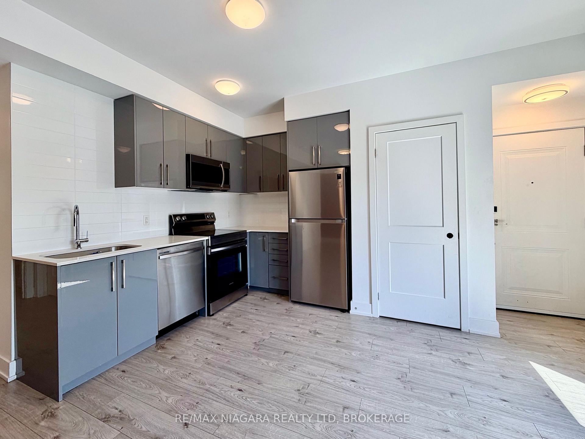 Photo 4 of 6065 McLeod Road, Niagara Falls, Arad/Fallsview — HOMEH