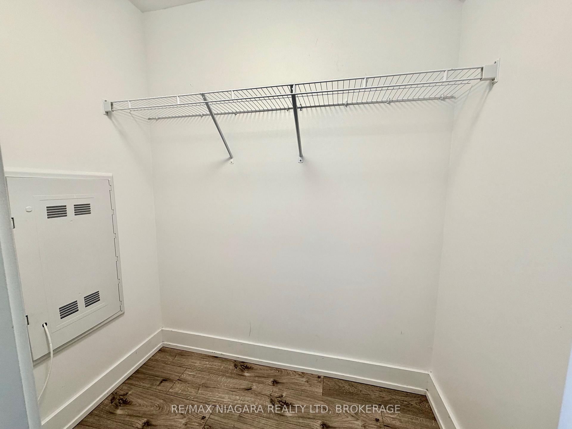 Photo 6 of 6065 McLeod Road, Niagara Falls, Arad/Fallsview — HOMEH