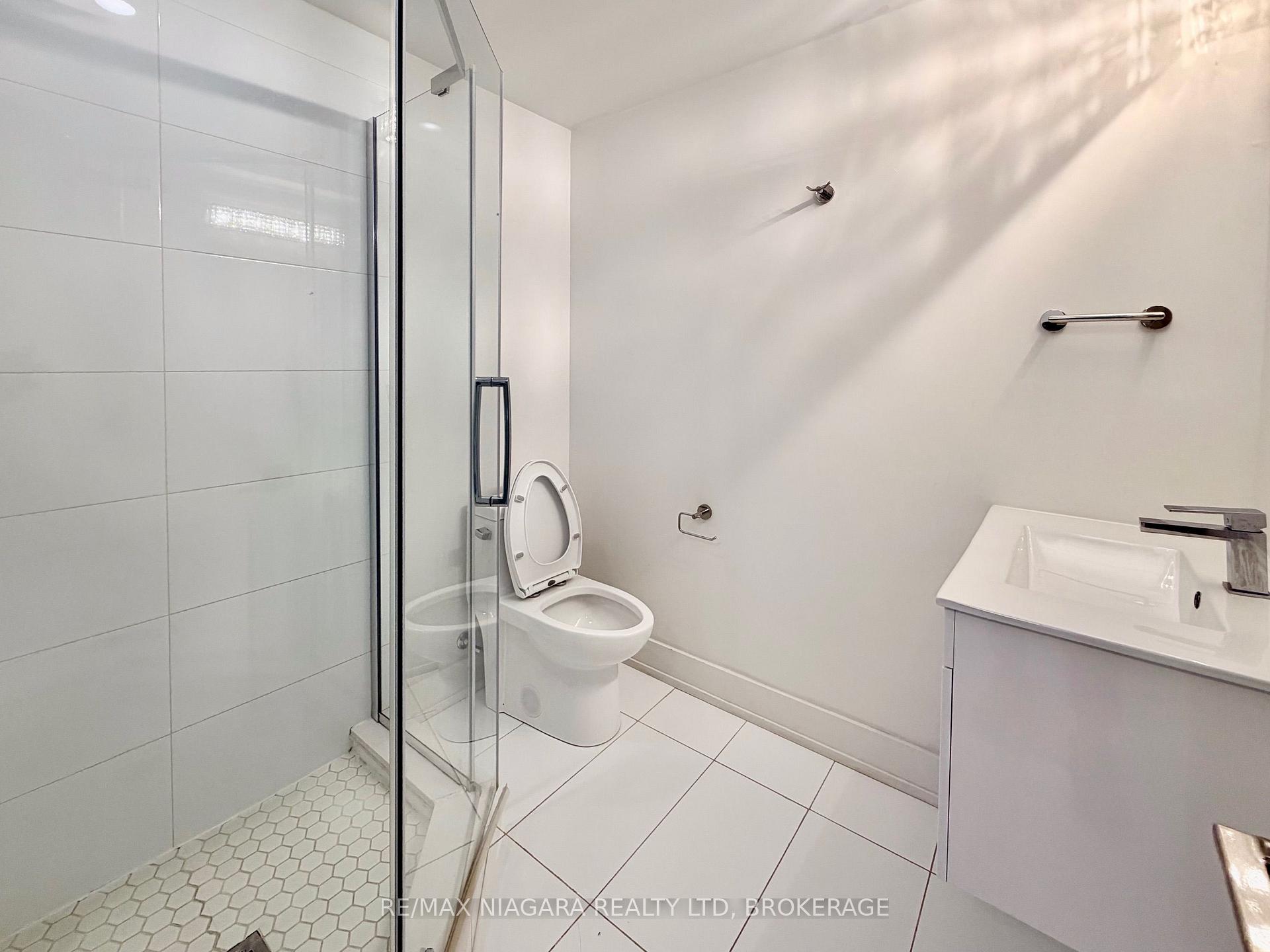 Photo 8 of 6065 McLeod Road, Niagara Falls, Arad/Fallsview — HOMEH